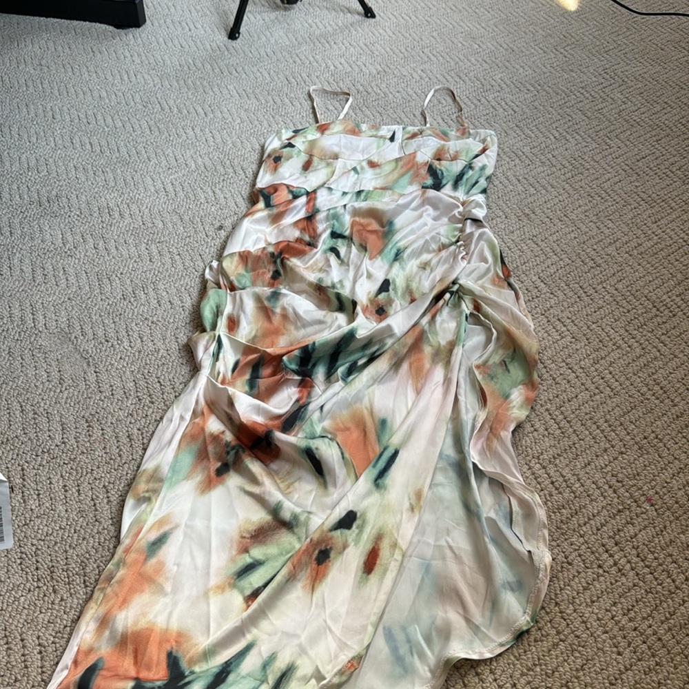 Patterned Dress - Picture 2 of 5